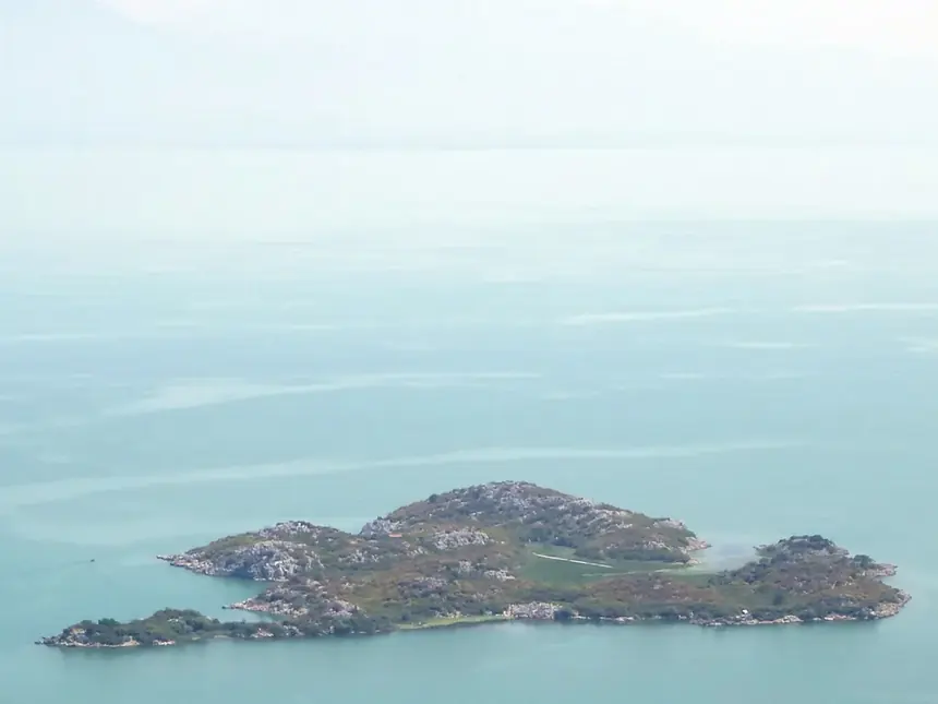 Bar Skadar Gölü'nde Tekne Turu Teklifi