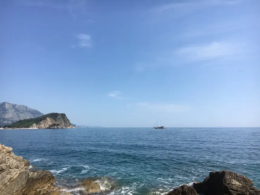 Budva Mogren Koyunda Özel Plaj Teklifi