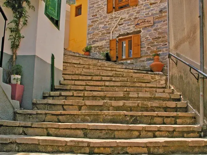 Samos Mikro Seitani Koyunda Issız Teklif